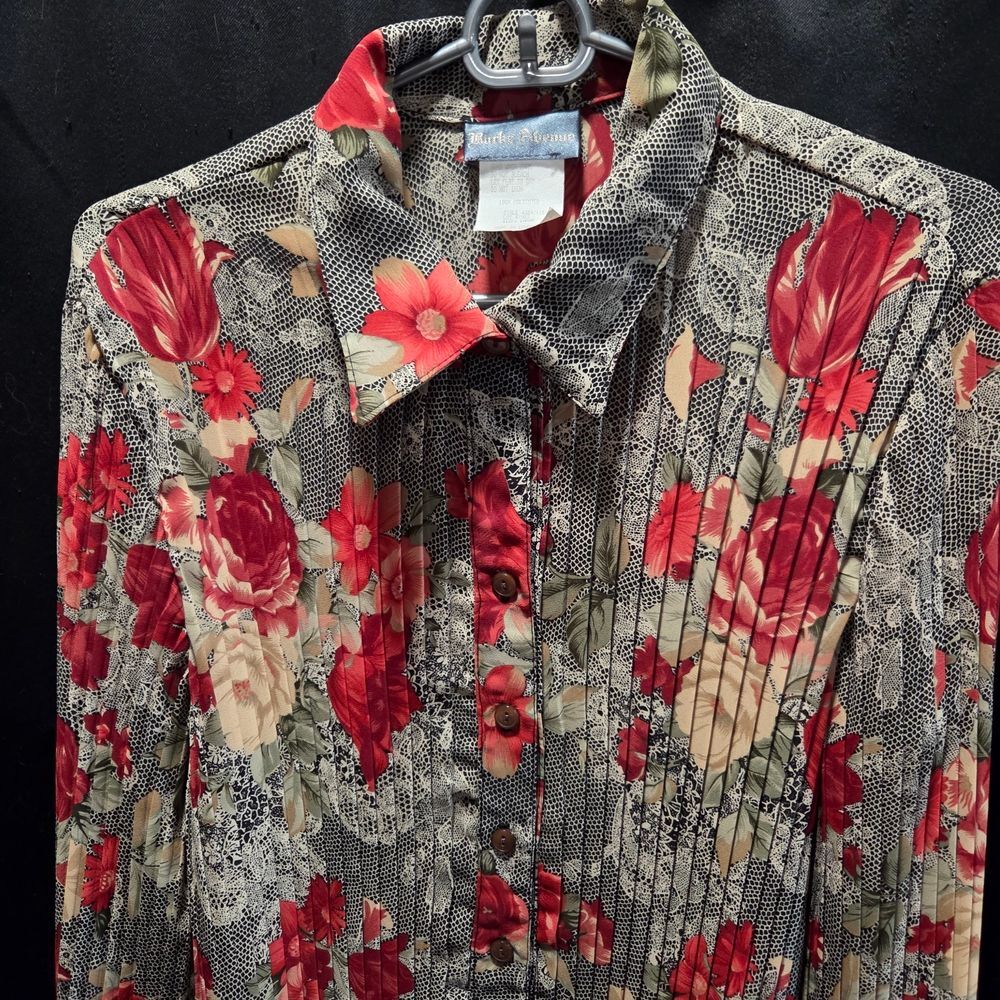 Burke Avenue Floral Pleated Blouse L Red Tulip Rose Black Lace Print Top